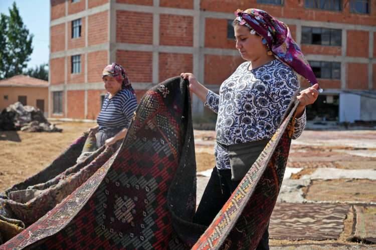 <p>Yüzde 99'u yurt dışına satılıyor. Genelde Amerika'ya satılıyor, Avrupa'dan da alanlar var” diye konuştu.</p>
<p> </p>