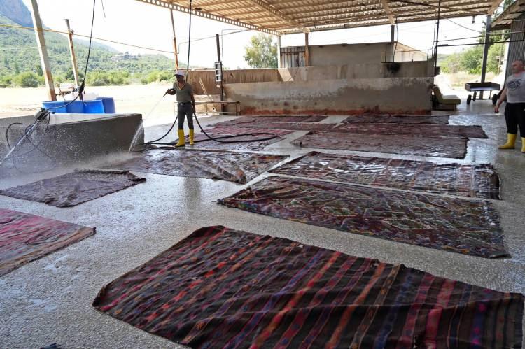 <p> Genelde ABD'ye satıyoruz. Avrupa'ya az miktarda gidiyor.</p>