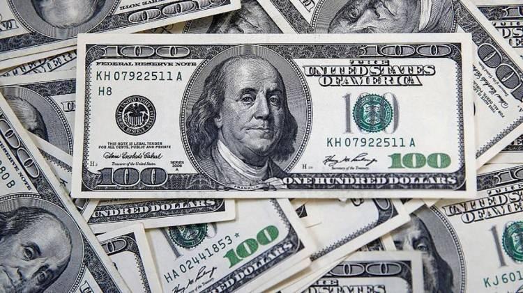 <p>Bu hafta ABD doları yüzde 0,45 değer kazanarak 32,8330 liraya çıktı.</p>