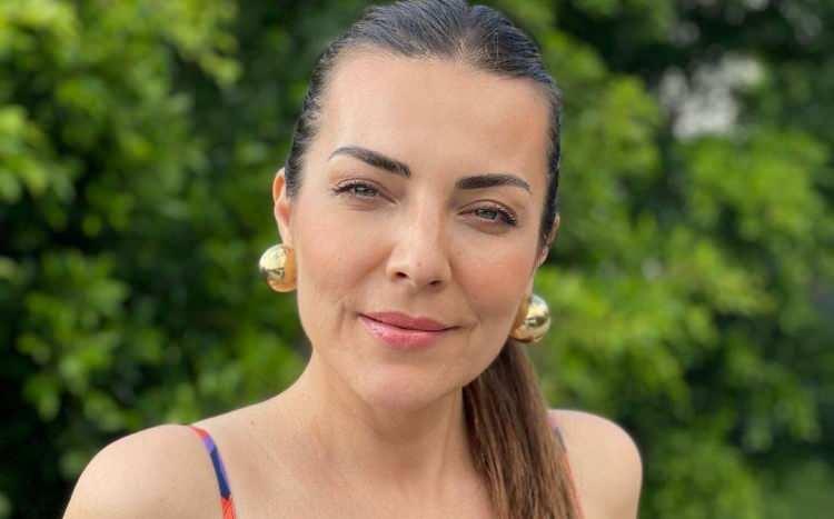 <p><strong>Oynadığı dizilerle adından sıkça söz ettiren ünlü oyuncu Burcu Kara geçtiğimiz haftalarda beyninden operasyon geçirdi.</strong></p>