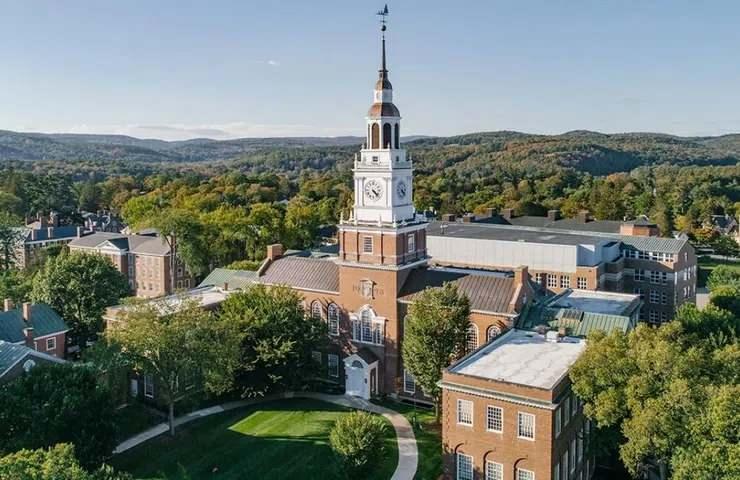 <p><span style="color:#B22222"><strong>9) DARTMOUTH ÜNIVERSITESİ</strong></span></p>