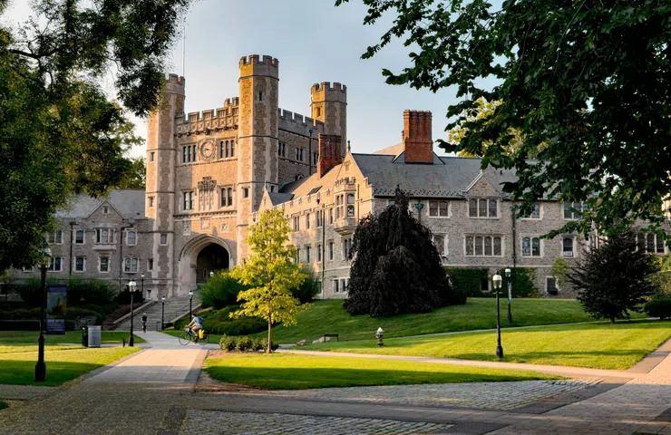 <p><span style="color:#B22222"><strong>7) PRINCETON ÜNIVERSITESI</strong></span></p>