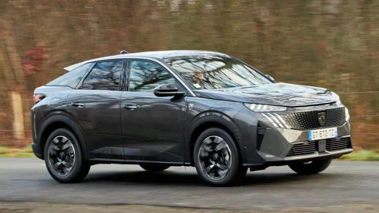 <p>Peugeot 3008’de Active Prime ve Allure donanımlarında 180 bin TL için 12 ay vadeli yüzde 0 faizli kredi; tüzel müşteriler ise GT donanımında 250 bin TL için 12 ay vadeli yüzde 0 faizli kredi fırsatından yararlanabiliyor. </p>
<p> </p>