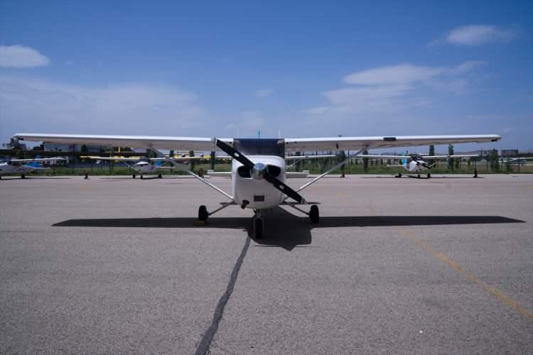 <p>Ayrıca model uçak kursu için en az 14, İHA için en az 12, mikrolight ve gyrocopter için de en az 18 yaşında olunması gerekiyor.</p>
<p></p>