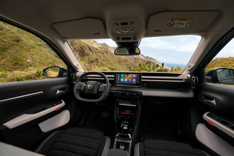<p>Yeni C3 Aircross ayrıca yeni Advanced Comfort koltuklarla da donatılıyor. Ekstra 10 ile 15 milimetre dolgu köpüğü içeren yeni bir oturma yüzeyi ile donatılan koltuklar, seyahat mesafesi ne olursa olsun yeniden tasarlanan yanal destekler sayesinde en üstün konforu sunuyor.</p>
<p> </p>