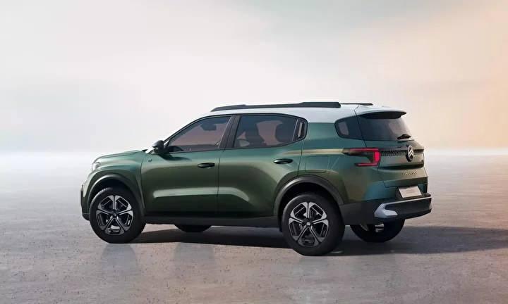 <p>Yeni C3 Aircross 136 HP gücündeki 48V hibrit teknolojisine sahip güç-aktarma sistemi ve tamamen elektrikli olmak üzere iki farklı güç ünitesi ile sunuluyor. </p>
