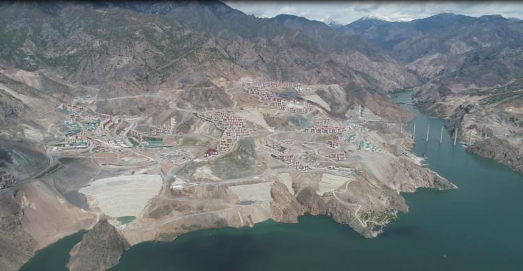<p> Baraj havzasında su yüksekliği 707,15 metreye, depolanan su miktarı ise 1 milyar 938 milyon metreküpe ulaştı.</p>
