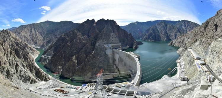 <p>Kurulu gücü 558 megavat, yıllık enerji üretimi 1 milyar 888 milyon kilovatsaat olacak Yusufeli Barajı'nda, kısa sürede tam kapasite enerji üretim aşamasına geçilecek.</p>