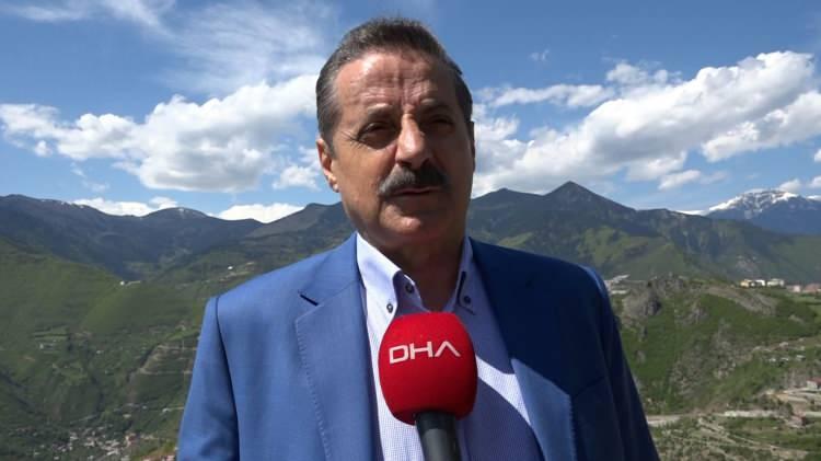 <p> Elektrik üretimi süren barajda, 3 ünitede denemeler yapılıyor. Bunların kabulleri gerçekleşiyor. Su seviyesi 24 Haziran'da 710 metre seviyesine çıkacak. 710, en yüksek kot seviyesi. Orada biraz beklenecek, barajın durumu incelenecek" dedi.</p>