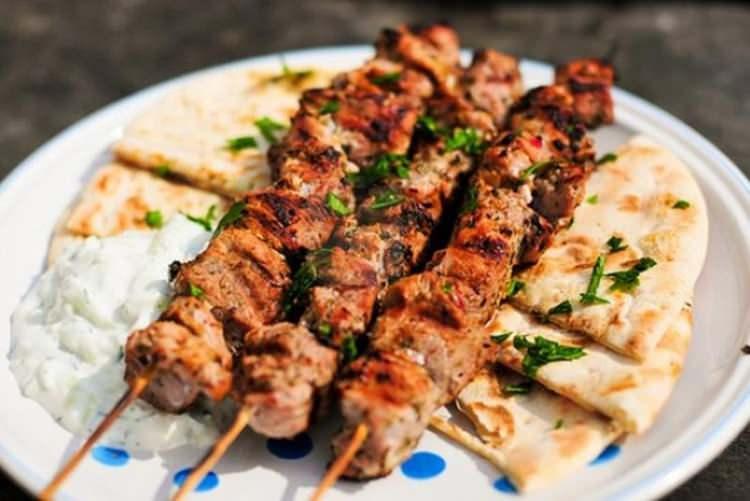 <p><strong>95- Souvlaki</strong></p>
<p> </p>
<p><strong>Yunanistan</strong></p>