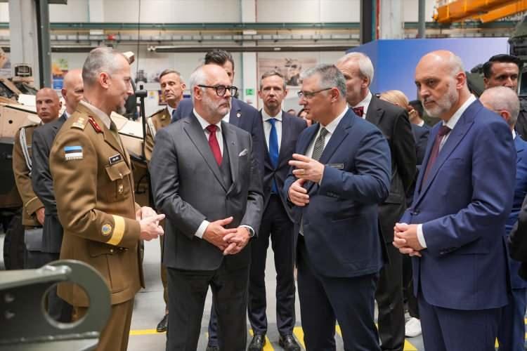 <p>Estonya Cumhurbaşkanı Alar Karis, Türk savunma sanayisinin önde gelen zırhlı kara aracı üreticilerinden Nurol Makinayı ziyaret etti</p>

<p> </p>
