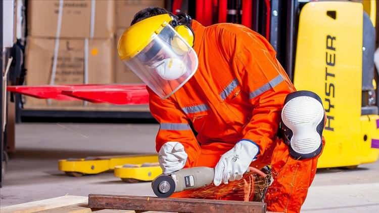 <p>İzmir B&uuml;y&uuml;kşehir Belediyesi, 36 zabıta memuru alacak. Başvurular 24-28 Haziran 2024 tarihleri arasında yapılacak.</p>

<p>Atabağı Belediyesi, KPSS&rsquo;den en az 65 puan almış 1 tekniker alacak. Başvurular 22-26 Temmuz 2024 tarihleri arasında olacak.</p>

<p>Karabağlar Belediyesi, 2022 KPSS&rsquo;den en az 65 puan almış, belirli &ouml;n lisans programlarından mezun 1 kadın, 7 erkek zabıta memuru alacak. Başvurular 22-26 Temmuz 2024 tarihleri arasında.</p>
