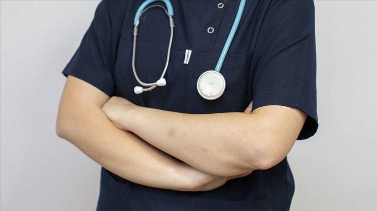 <p>Sağlık Bakanlığı, yıl sonuna kadar 36 bin s&ouml;zleşmeli sağlık personeli alacak.</p>

<p>1 diyetisyen, 9 ebe, 2 hemşire, 25 sağlık memuru, 1 sağlık teknikeri, 3.498 tabip ve 32.464 uzman tabip istihdam edilecek.</p>
