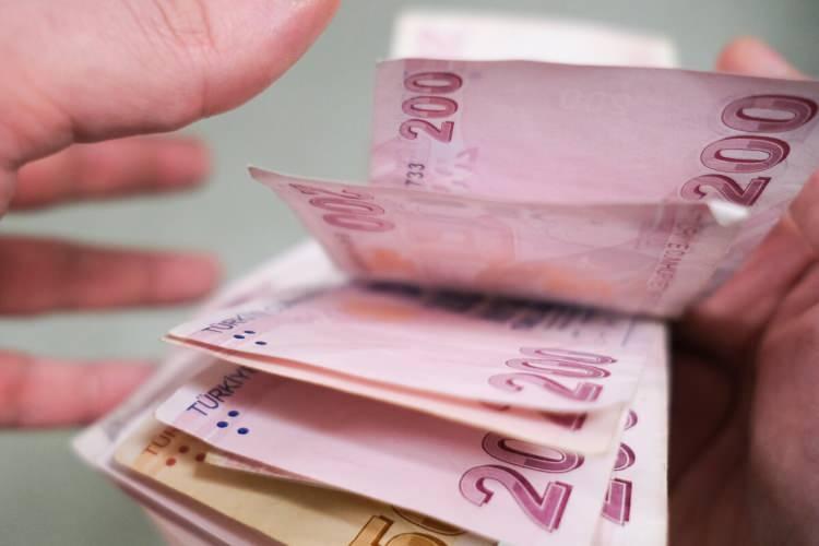 <p><strong>TÜRKİYE İŞ BANKASI</strong></p>
<p>Yeni müşterilere özel 01.06.2024 – 30.06.2024 tarihleri arasında 25.000 TL'ye varan faizsiz taksitli nakit avans fırsatı sunuluyor. Faizsiz Taksitli Nakit Avans 2-3 (dahil) ay vade için geçerli.</p>