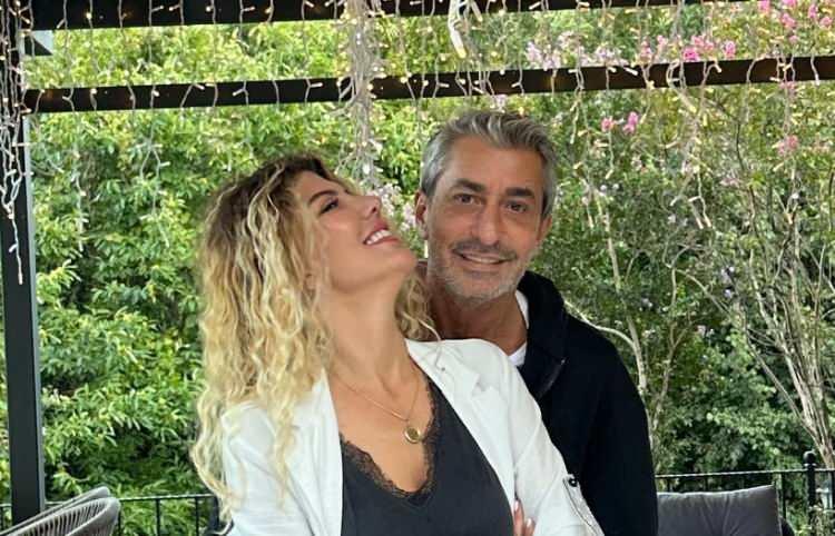 <p>Erkan Petekkaya'nın oğlu Cano üniversiteden mezun oldu. Petekkaya ailesi bu gururlu ve mutlu günlerini sosyal medya hesaplarından paylaştıkları fotoğraflarla kutladı.</p>
