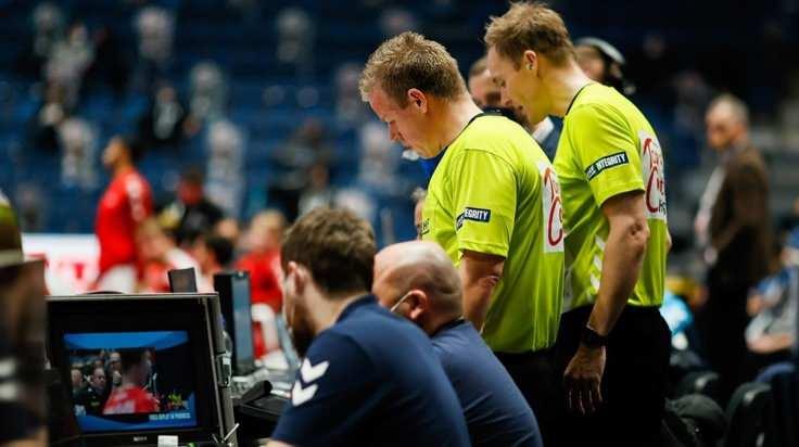 <p>FTECH merkezi EURO 2024 için tüm teknolojik faaliyetlerin merkez üssüdür.</p>
<p> </p>
<p>Video maç görevlileri (VAR'lar ve AVAR'lar) FTECH merkezindeki dört VOR'dan tüm maçlar için hazır ve çalışır durumda olacaktır.</p>