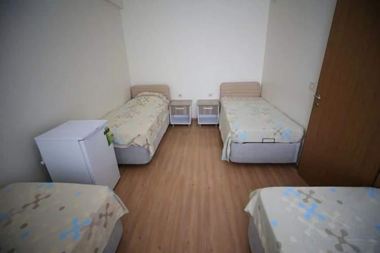 <p><span style="color:#B22222"><strong>Emeklilere ücretsiz KYK yurdu</strong></span></p>
<p> </p>