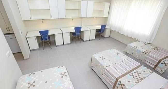 <p>Gençlik ve Spor Bakanlığı'na bağlı Kredi ve Yurtlar Kurumu'na (KYK) ait yurtlar, 2023-2024 akademik yılın tamamlanmasından sonra Temmuz ayında 1 aylığına ücretsiz bir şekilde emeklilere açılacak.</p>
<p></p>