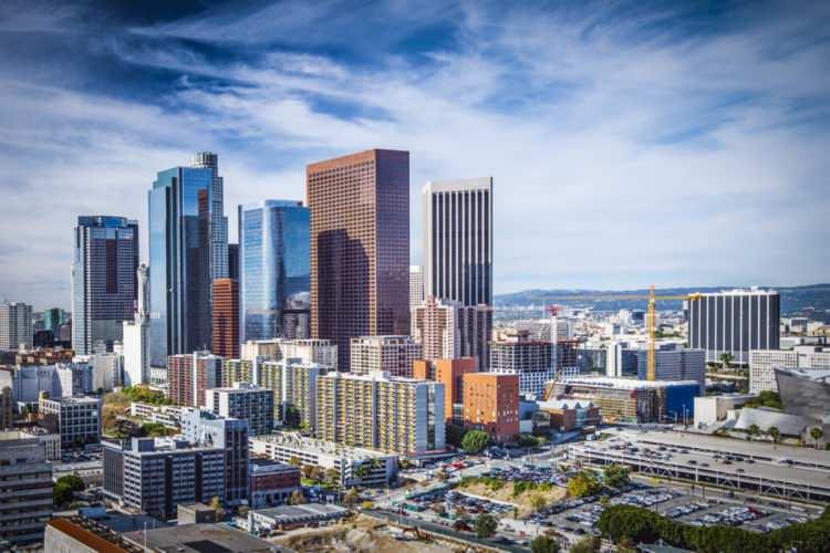<p><span style="color:#B22222"><strong>7)  LOS ANGELES</strong></span></p>
