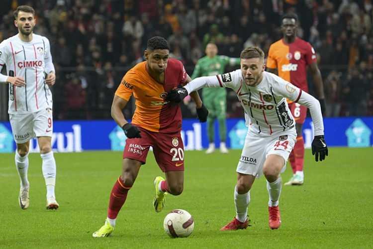 <p>Bu sezon Galatasaray formasını <strong>ligde </strong>33 kez sırtına geçiren Tete, <strong>gol sevinci yaşayamadı</strong>. Brezilyalı oyuncu, söz konusu maçlarda 4 asist yaptı.</p>
