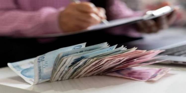 <p>Öğretmen (1/4) Maaşı: 39 bin 781 liradan 47 bin 872 liraya<br />
 </p>
