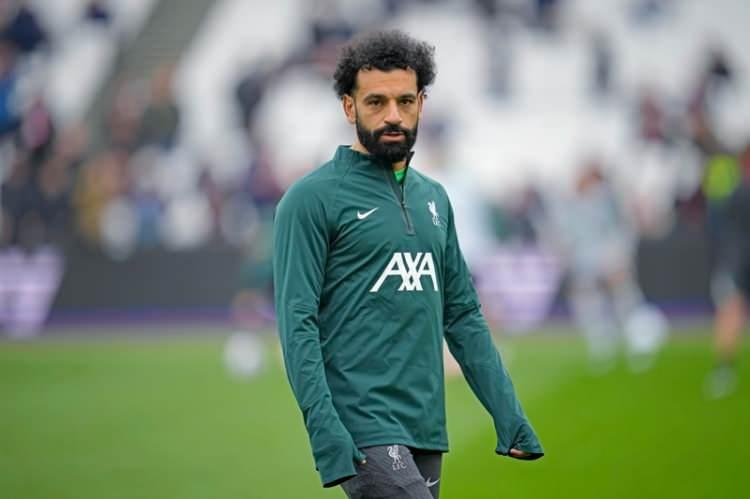 <p>Suudi Arabistan ekiplerinden Al Ittihad, Mısırlı futbolcu için devreye girdi.<br />
<br />
Suudi temsilcisi, yıldız oyuncu için 120 milyon euroyu gözden çıkarmış durumda. Liverpool'da sözleşmesinin bitime 1 yıl kalan Salah ile yollarını ayırarak bonservis bedeli kazanmayı planlıyor.</p>
<p>(STAR)</p>