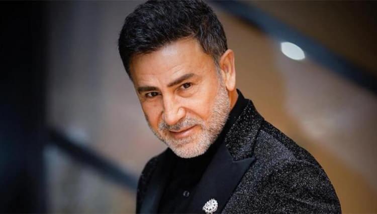 <p>Magazin manşetlerini eşiyle s&uuml;sleyen İzzet Yıldızhan bu kez y&uuml;rekleri ağızlara getirdi.</p>

<p>&nbsp;</p>
