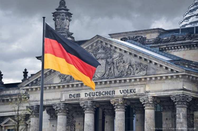 <p><span style="color:#B22222"><strong>ALMANYA</strong></span></p>
