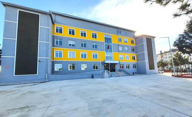 <p>İşbirliği protokolleri kapsamında kurum, kuruluş ve işletmelere ait bina, fabrika veya tesisler ile organize sanayi b&ouml;lgeleri, AR-GE ve &uuml;retim merkezleri i&ccedil;inde MEB tarafından belirlenen fiziki şartları sağlaması koşuluyla &ouml;rg&uuml;n veya yaygın eğitim kurumu a&ccedil;ılabilecek.</p>
