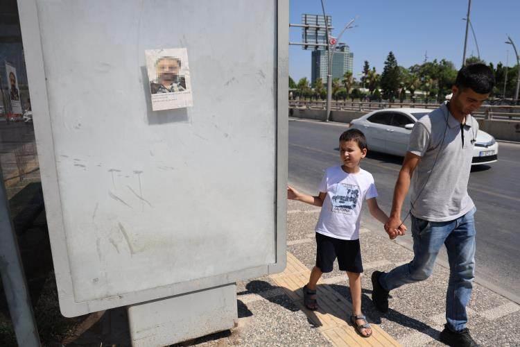 <p>İlanı görenler hayrete düşerken kimisi fotoğrafını çekip sosyal medya hesabından paylaştı.</p>
