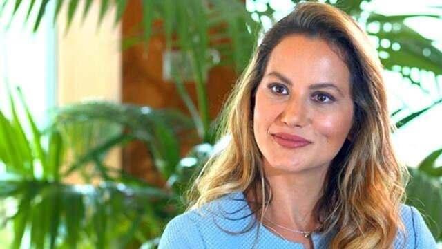 <p><span style="color:#800000"><em><strong>Eyvah Babam ve Hayat Bilgisi dizileriyle hafızalara kazınan Yıldız Asyalı g&ouml;zlerden uzak yaşıyordu. Oyunculuğu bırakan Asyalı G&uuml;m&uuml;şl&uuml;k'te tatil yaparken g&ouml;r&uuml;nt&uuml;lendi.</strong></em></span></p>
