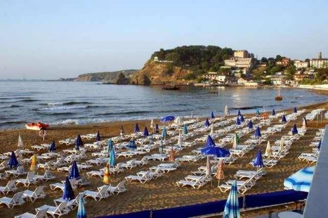 <p>Vadedilen hizmeti sağlanmayınca iptal edilen rezervasyonun ücretinin iade edilmemesi veya çok geç iade edilmesi,</p>
<p>Rezerve edilen odadan daha düşük kalitede bir oda tahsisi ve fazla alınan ücretin iade edilmemesi.</p>