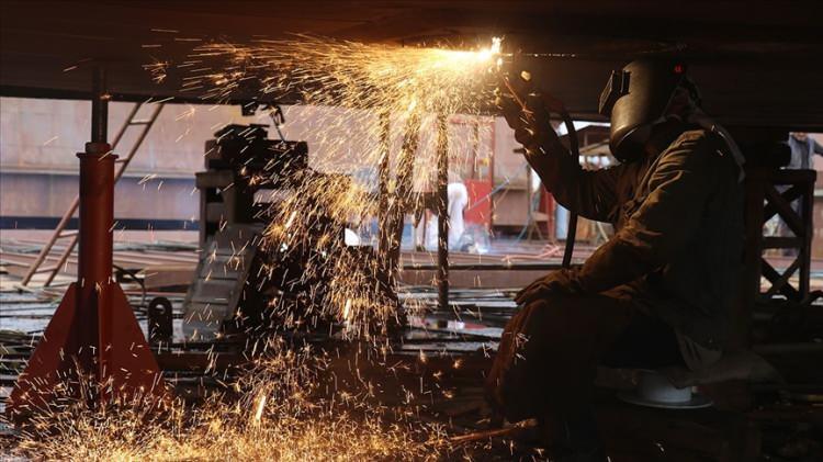 <p>İstanbul Altın Rafinerisi (İAR) 142,5 milyar liralık üretimden satışla 4'üncü sırada yer alırken, geçen yıl 7'nci sırada bulunan Toyota Otomotiv 127,4 milyar lirayla 5'inci sıraya yükseldi. </p>