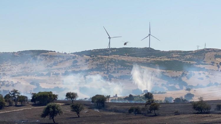 <p>"Yangın Tehlike Risk Tahmin" verilerine göre, "çok aşırı derece tehlikeli olan" Doğu ve Güneydoğu Bölgesi'ni, "Konya ve Mersin" çevresi takip ediyor. Bu bölgeler ise "aşırı derece tehlike olarak" gösterildi.</p>

<p> </p>
