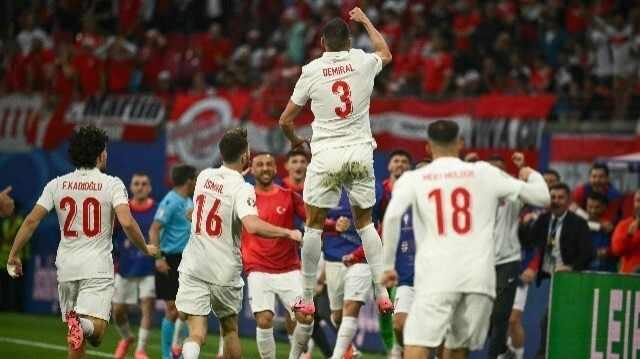 <p>* Yarı finale yükselirse: 4 milyon Euro</p>