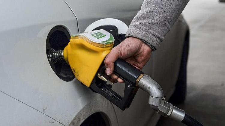 <p>TÜİK'in enflasyon verisini açıklamasıyla motorin ve benzine özel tüketim vergisi (ÖTV) zammı geldi.</p>

<p> </p>
