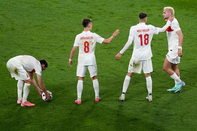 <p>The Guardian'dan Jonathan Liew ve The Athletic'ten ise Dermot Corrigan Arda Güler'in performansı için çarpıcı yorumlar yaptı.</p>