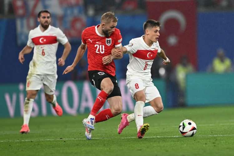 <p><span style="color:#B22222"><strong>"HEYECAN VERİCİ BİR YILDIZ"</strong></span></p>

<p>&nbsp;</p>
