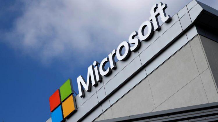 <p>Yılın ilk yarısında dünyanın en değerli şirketi konumu birkaç kez el değiştirse de haziran sonu itibarıyla Microsoft zirvede yer aldı.<br />
 </p>
