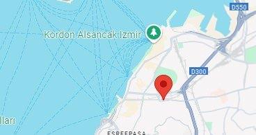 <p>Her yıl zeminin 1 ile 1,5 santimetre arasında çökmesi, İzmir'de deniz seviyesindeki yükselişin ortalamanın üzerine çıkmasına sebep oluyor. Bu çökme durumu, Alsancak Kordon başta olmak üzere sahil şeridindeki bölgelerin gelecek yıllarda sular altında kalma riskini gündeme getiriyor. </p>
