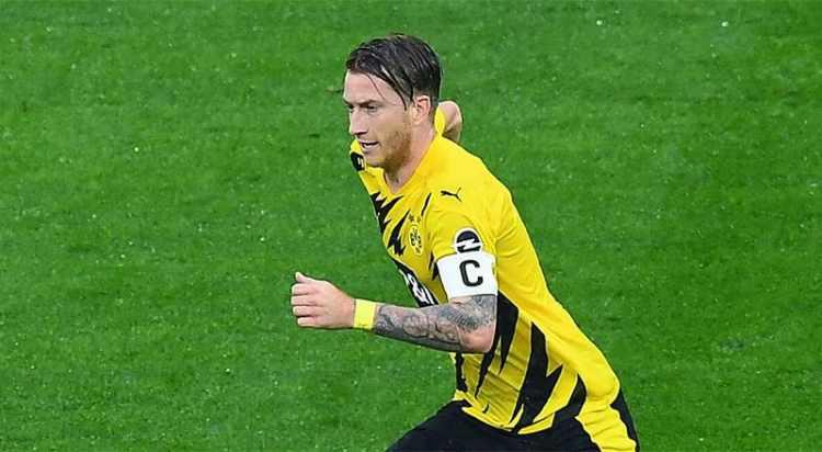 <p>Almanlar, Borussia Dordmund ile sözleşmesi sona eren Marco Reus için Trabzonspor ile Galatasaray'ın devrede olduğunu yazdı.<br />
<br />
Bordo-mavili takımda Abdullah Avcı ve Meunier, Reus ile görüşme yaptı ve transferde aşama kaydetti.</p>

<p>(Bild)</p>
