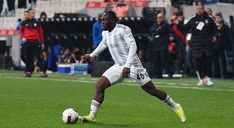 <p>Teknik Direktör Giovanni van Bronckhorst’un raporu doğrultusunda pivot santfor almak isteyen Beşiktaş’ta yönetim, bu transfere bütçeyi kadrodan yaratacak.<br />
<br />
Birçok talibi bulunun Muleka satılıp kulübün kasası dolacak.<br />
<br />
(Milliyet)</p>
