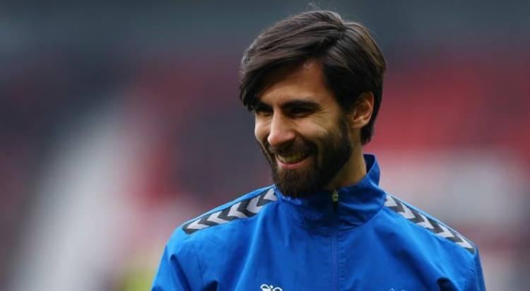 <p>Trabzonspor, İngiliz ekibi Everton ile yollarını ayıran orta saha oyuncusu Andre Gomes için harekete geçti.<br />
<br />
Menajeri ile yapılan görüşmede tecrübeli futbolcu için yıllık 3 milyon Euro garanti ücret ve 1.5 milyon Euro imza parası talep etti.<br />
<br />
 Görüşmelerde 3 yıllık sözleşme süresi konusunda fikir birliğine varıldı.<br />
<br />
(Fotomaç)</p>
