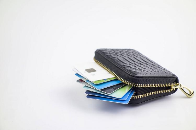 <p> "Yasal olarak tüm zarar, faizi ile birlikte finansal tüketiciye yükleniyor"</p>
<p> </p>
