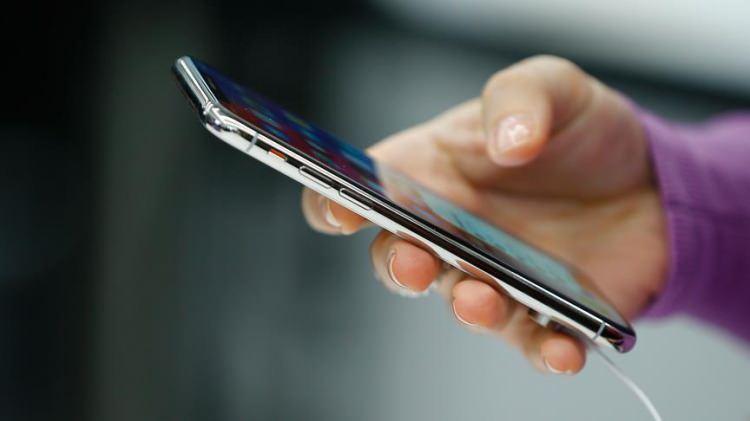 <p>7 - İnternet bankacılığı yaptığınız, bilgisayar veya diğer mobil araçlarınıza, e-posta yolu ile sosyal medya hesaplarınıza doğrudan mesaj olarak hatta Bazı kurumların adıyla da gelen linkler ve genellikle “zip” (sıkıştırılmış dosya) ekleri kesinlikle açmayınız. Bu şekilde gelen postalarda verilen linkleri de kesinlikle açmayınız. </p>