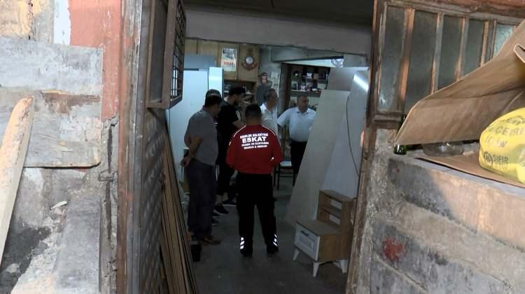<p><strong>BİNA SAKİNLERİ TAHLİYE EDİLDİ</strong></p>
