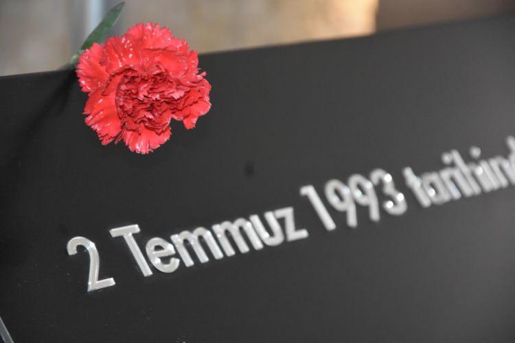 <p>HAYATINI KAYBEDENLER ANILDI</p>