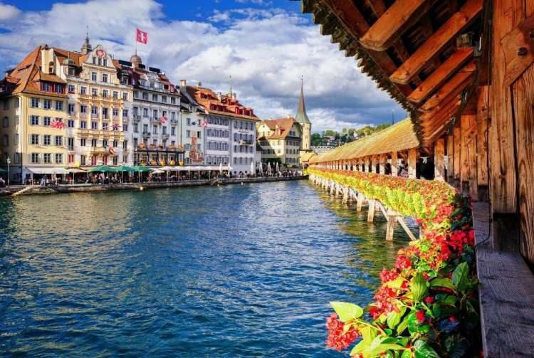 <p><strong><span style="color:#B22222">19) GENEVA - İSVİÇRE</span> | <span style="color:#B22222"> </span>85,800 MİLYONER</strong></p>