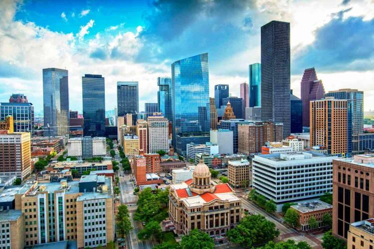 <p><strong><span style="color:#B22222">15) HOUSTON - ABD</span> | 98,500 MİLYONER</strong></p>
