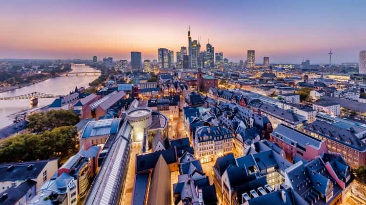 <p><strong><span style="color:#B22222">13) FRANKFURT - ALMANYA </span> | 102,200 MİLYONER</strong></p>